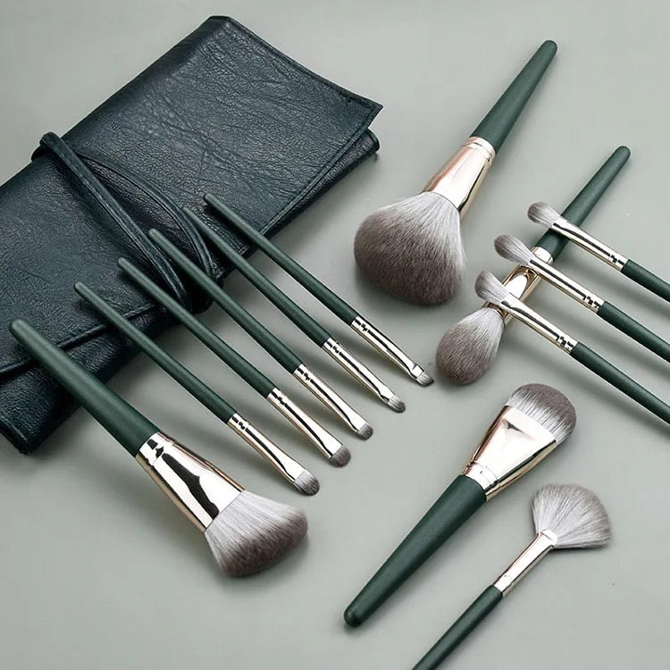 Makeup Brushes Makeup Brush Set Professional - 14 PCS Foundation Concealer Eye Shadow Brush, Contour Brush Make Up Brushes Kit, Travel Cosmetic Brush with Green Makeup Bags