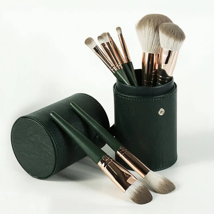 Makeup Brushes Makeup Brush Set Professional - 14 PCS Foundation Concealer Eye Shadow Brush, Contour Brush Make Up Brushes Kit, Travel Cosmetic Brush with Green Makeup Bags